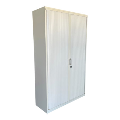 Armoire haute grise à...