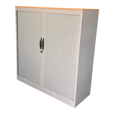 Armoire mi-haute grise à...
